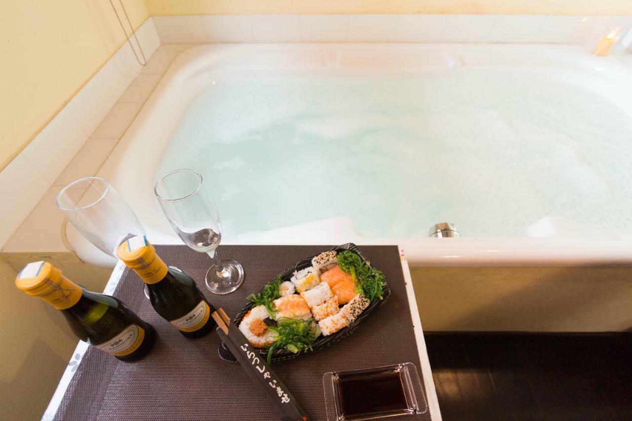 Romantic Canelles *